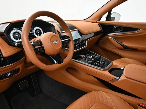 Used 2025 Aston Martin DBX 707 AWD/4WD image 4