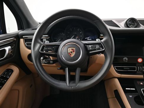 Certified 2024 Porsche Macan AWD/4WD image 13