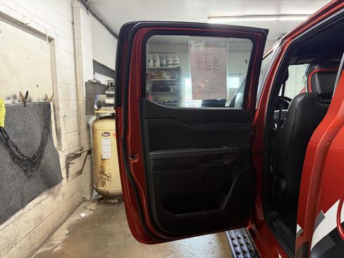 Used 2024 Ford Ranger Raptor AWD/4WD image 17