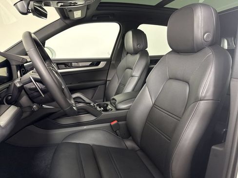 Certified 2025 Porsche Cayenne S AWD/4WD image 5