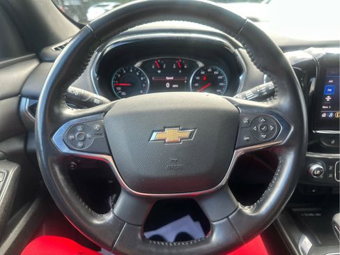 Used 2022 Chevrolet Traverse LT image 28