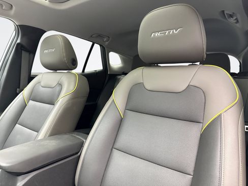 Used 2024 Chevrolet Trax ACTIV w/ Sunroof Package FWD image 9