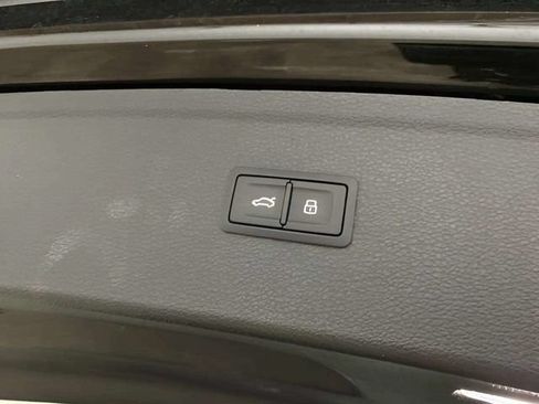 Used 2023 Audi Q5 2.0T Premium w/ Convenience Package AWD/4WD image 9