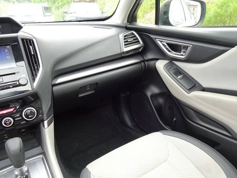 Used 2020 Subaru Forester Premium AWD/4WD image 19