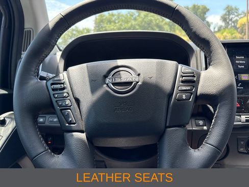 Used 2025 Nissan Frontier SL RWD image 11