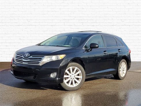 Used 2010 Toyota Venza AWD image 1