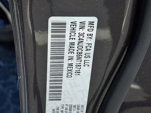 Used 2022 Jeep Compass Limited AWD/4WD image 26