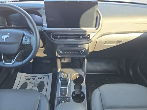 Used 2025 Ford Bronco Sport Badlands image 12