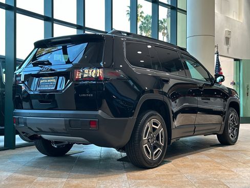 New 2026 Jeep Cherokee Laredo image 3
