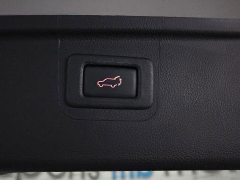 Used 2018 Subaru Outback 2.5i Limited image 7