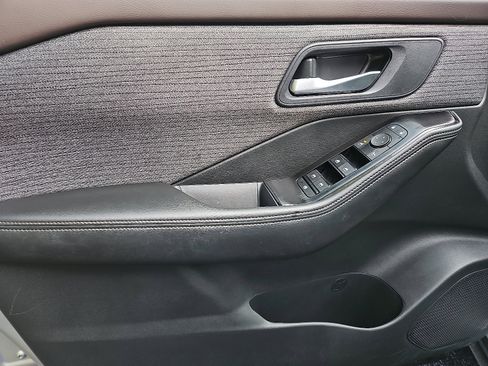 Certified 2023 Nissan Rogue SV image 12