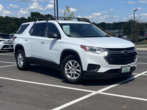 Used 2020 Chevrolet Traverse LS FWD image 1