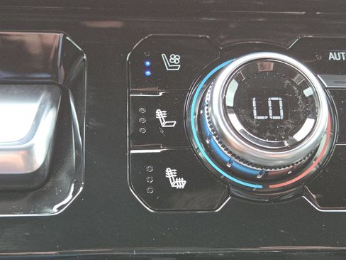 New 2026 GMC Sierra 1500 AT4X w/ LPO, Black Badging Package AWD/4WD image 9