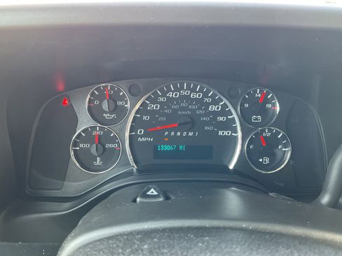 Used 2017 GMC Savana 2500 image 28