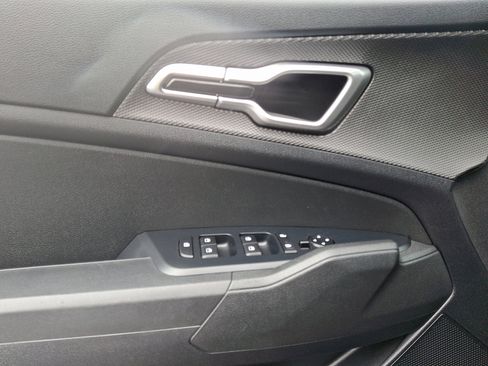 Used 2023 Kia Sportage LX image 13