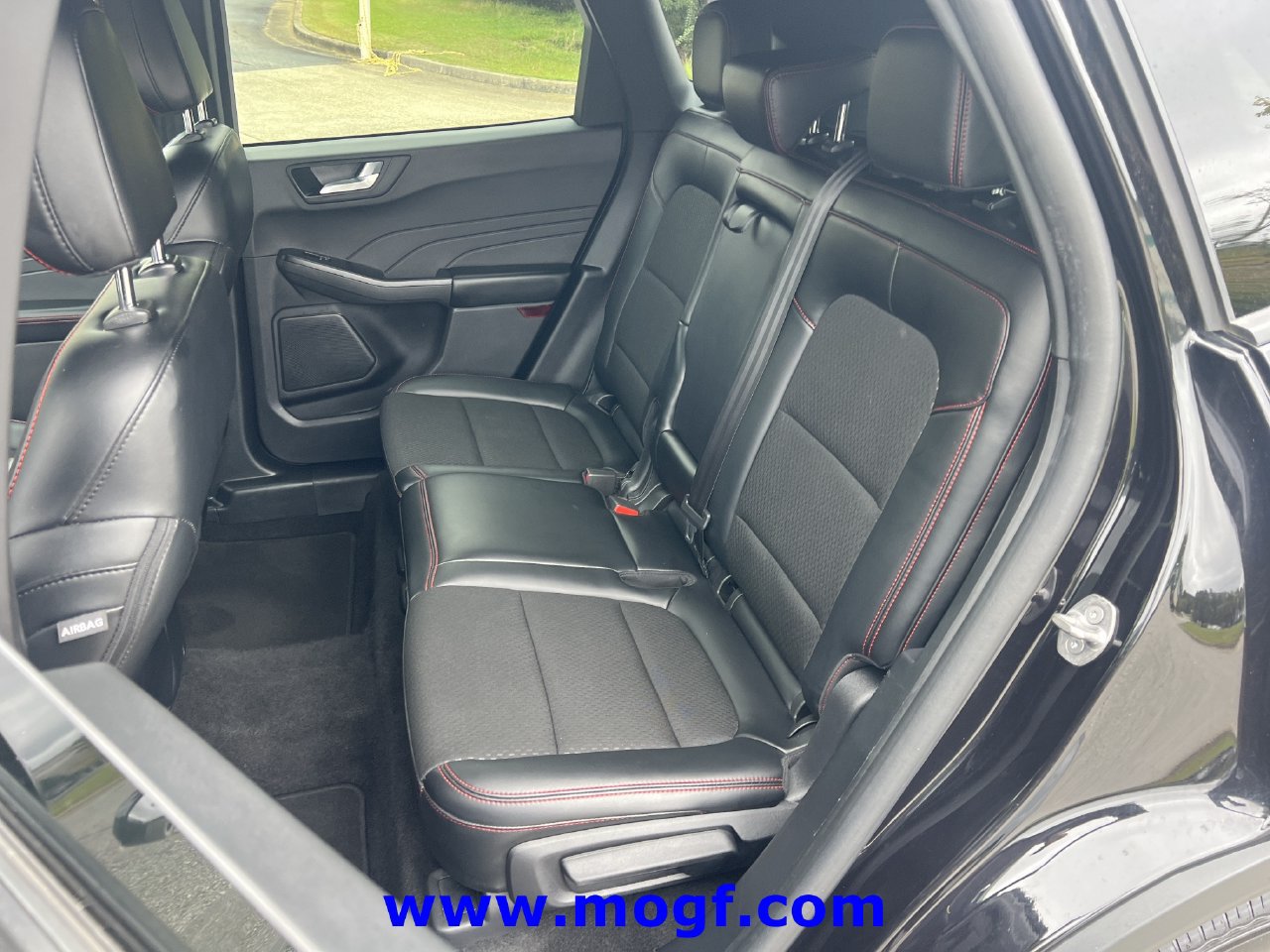 Used 2025 Ford Escape ST-Line FWD image 16