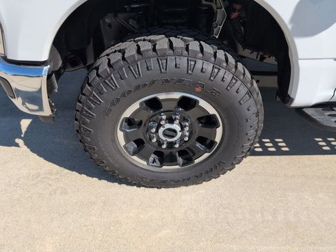 New 2026 Ford F250 Lariat w/ Tremor Off-Road Package image 15