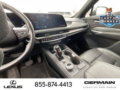 Used 2025 Cadillac XT4 Premium Luxury image 19