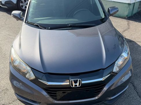Used 2018 Honda HR-V EX image 11