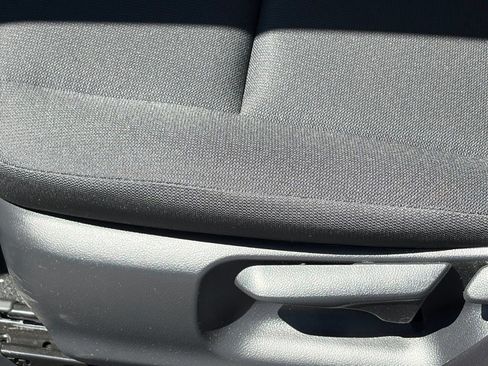 Used 2025 Toyota Corolla LE FWD image 5
