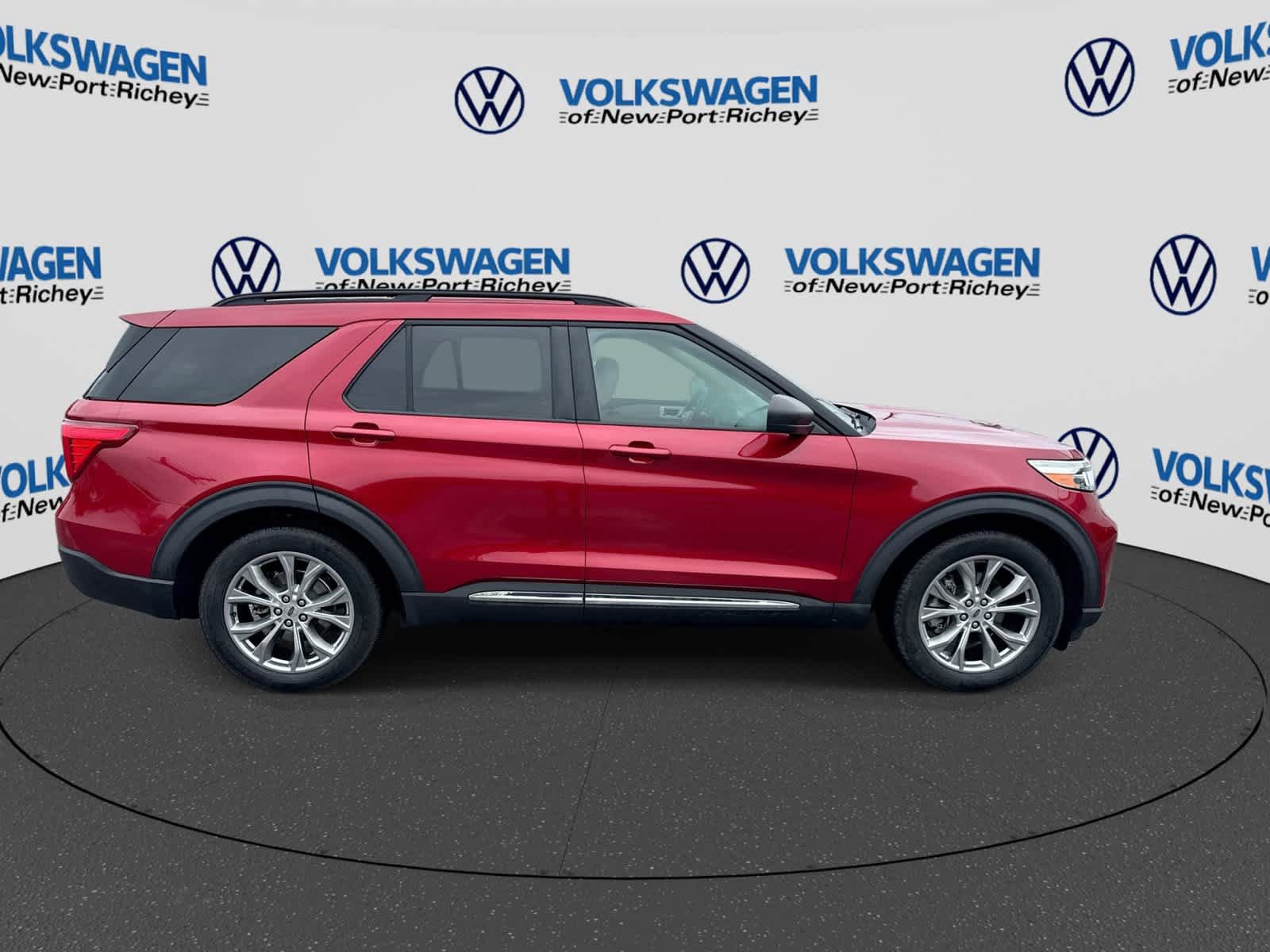 Used 2020 Ford Explorer XLT w/ Equipment Group 202A RWD image 15