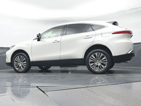 Certified 2021 Toyota Venza XLE image 36