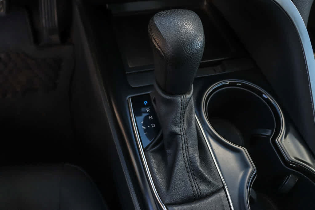Used 2020 Toyota Camry LE w/ Carpet Mat Package FWD image 18