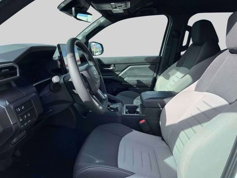 Certified 2025 Toyota Tacoma TRD Off-Road w/ TRD Off Road Upgrade Package image 19