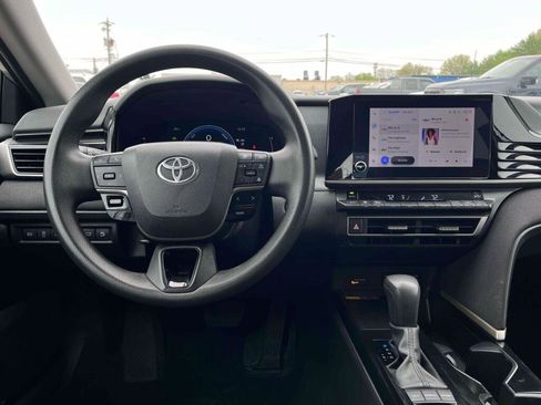 Used 2025 Toyota Camry LE FWD image 2