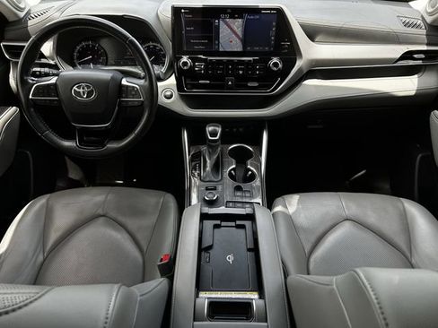 Used 2020 Toyota Highlander Platinum AWD/4WD image 12