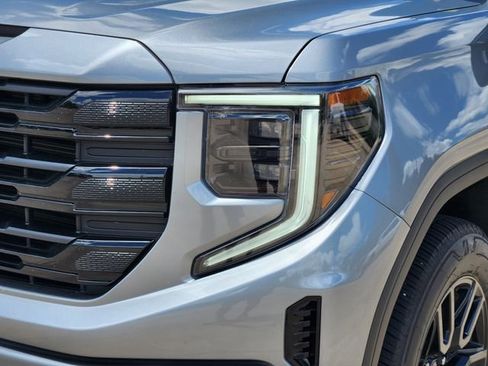 Used 2025 GMC Sierra 1500 Elevation w/ Elevation Premium Package RWD image 9