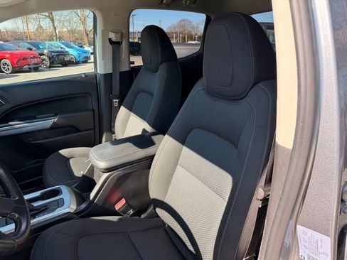 Used 2022 Chevrolet Colorado LT image 17