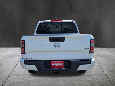 Used 2024 Nissan Frontier SV w/ SV Convenience Package RWD image 5