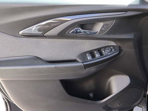 Used 2023 Chevrolet TrailBlazer LT w/ Convenience Package image 7