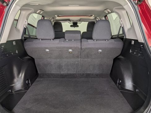 Used 2018 Toyota RAV4 XLE FWD image 24