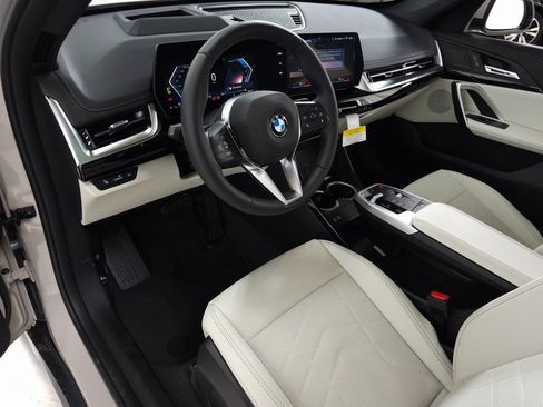 Used 2026 BMW X1 xDrive28i w/ Technology Package AWD/4WD image 12