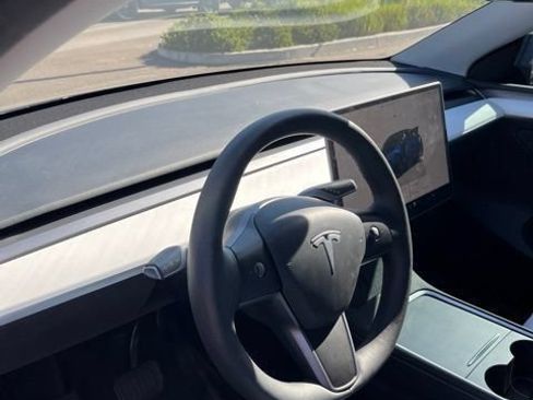 Used 2024 Tesla Model Y Long Range AWD/4WD image 13