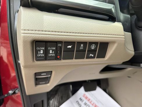 Used 2024 Honda Odyssey Elite image 18