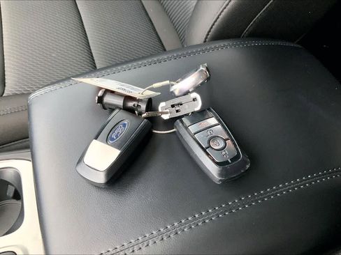 Certified 2023 Ford Explorer XLT image 13