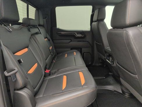 Used 2023 GMC Sierra 1500 AT4 w/ AT4 Premium Package AWD/4WD image 17