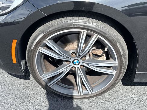 Used 2022 BMW 330i Sedan w/ Premium Package 2 RWD image 9