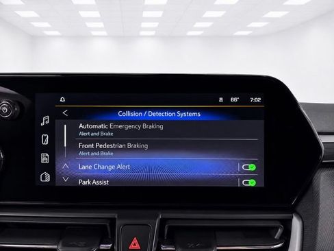 Used 2025 Chevrolet TrailBlazer LS w/ LS Convenience Package AWD/4WD image 18