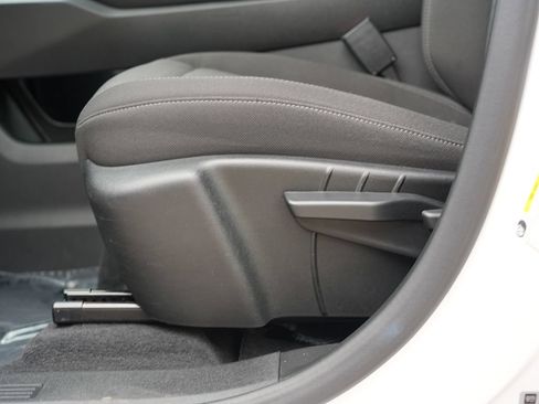 Used 2025 Chevrolet Equinox LT AWD/4WD image 15