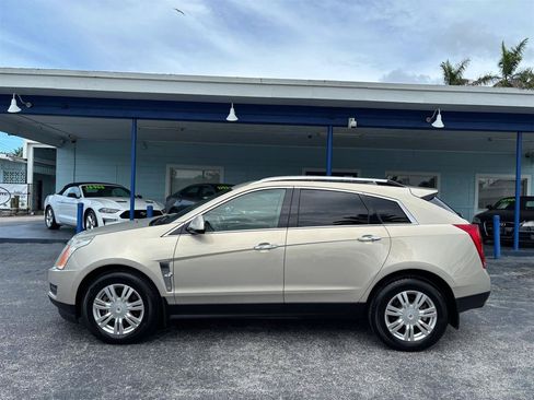Used 2011 Cadillac SRX Luxury FWD image 2