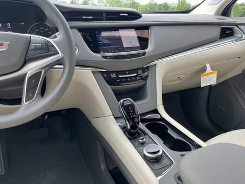 New 2026 Cadillac XT5 Premium Luxury w/ Driver Assist Package AWD/4WD image 15