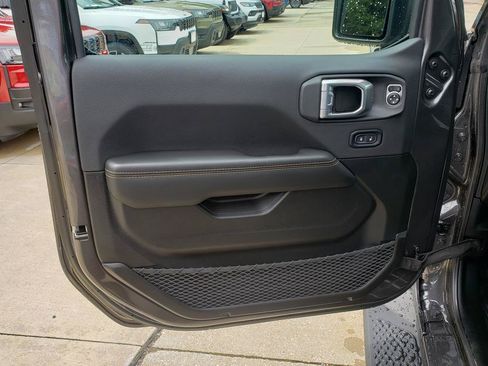 New 2026 Jeep Gladiator Sport AWD/4WD image 12