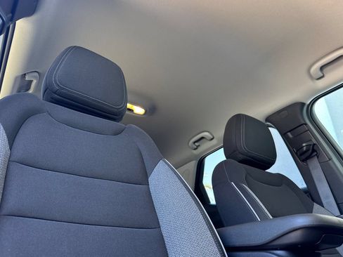 Used 2025 Chevrolet TrailBlazer LT w/ Convenience Package FWD image 17