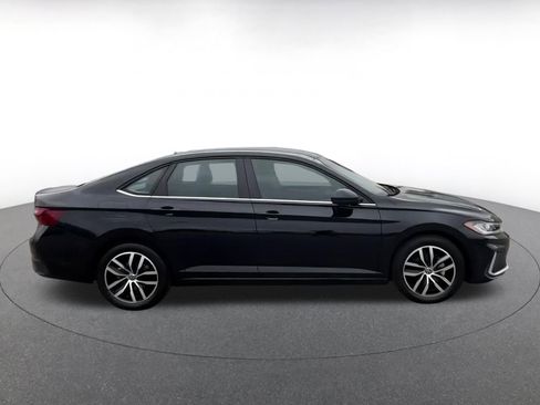 Used 2025 Volkswagen Jetta SE image 15