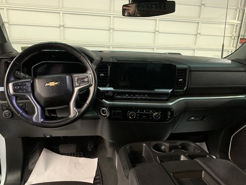 Used 2024 Chevrolet Silverado 2500 LT image 14