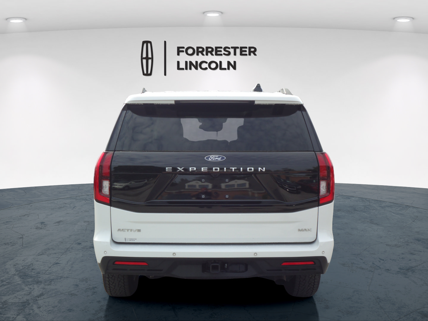Used 2025 Ford Expedition Max Active AWD/4WD image 4